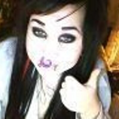 Profile Picture of Pam Vissering (@Violet_lWu) on Twitter