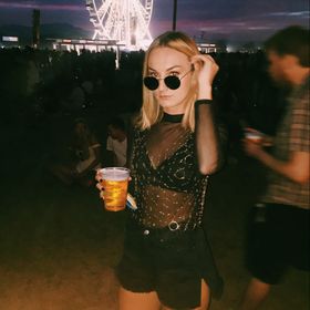Profile Picture of Danielle Savich (@daniellesavich) on Pinterest