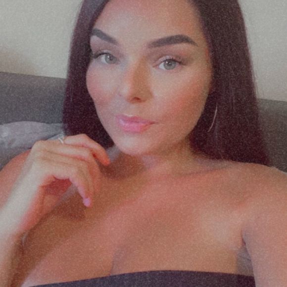 Profile Picture of Brittany Lafree (@blafree) on Poshmark