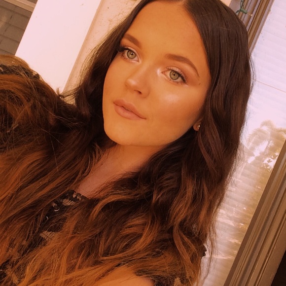 Profile Picture of Jackie Kohlmeier (@jackiekxhl) on Poshmark