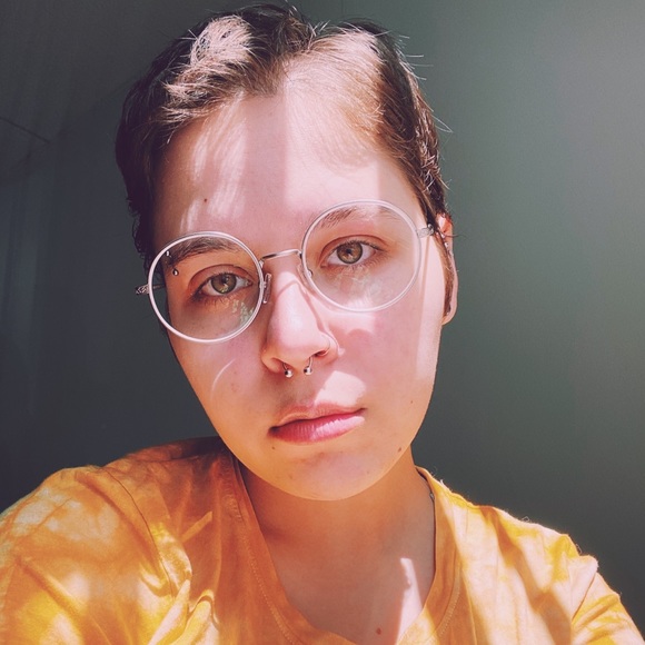 Naomi Slingerland - Poshmark Profile Picture of Naomi Slingerland (@naomiroseann) on Poshmark