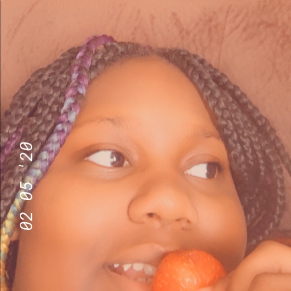 Profile Picture of Mariah Mccurry (@duhitsmariah323) on Poshmark