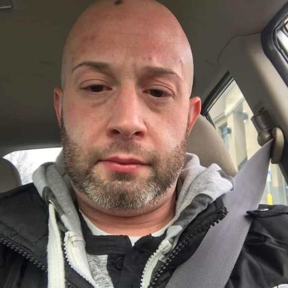 Profile Picture of Joseph Igneri (@jigneri) on Poshmark