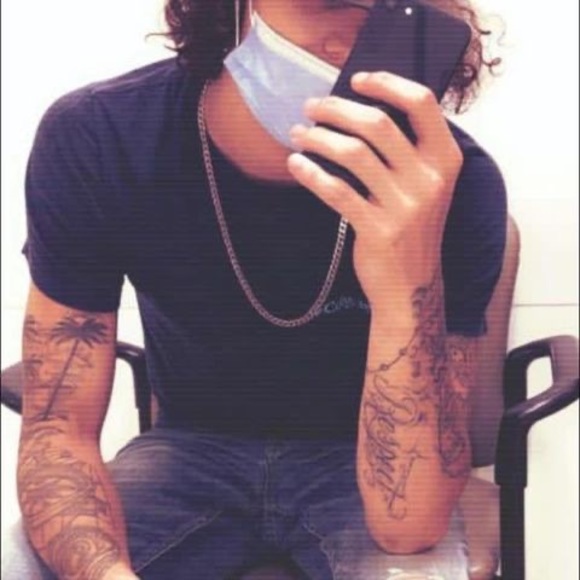 Profile Picture of Corey Humphreys (@corey_humphreys) on Poshmark
