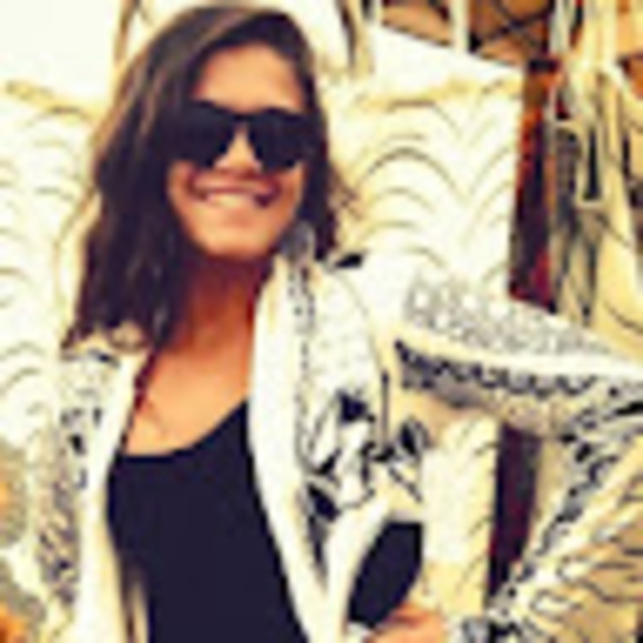 Profile Picture of Dianna Detora (@ddetora) on Poshmark