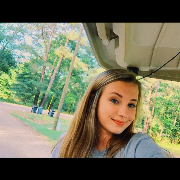 Profile Picture of Haley Hatcher (@haleyyhh) on Poshmark