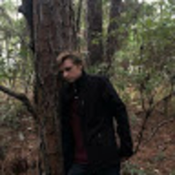 Profile Picture of Zach Combs (@combsz071) on Poshmark