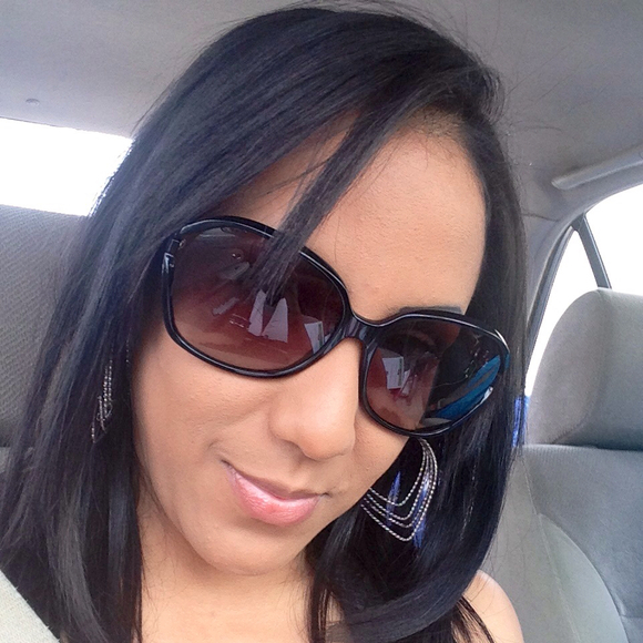 Profile Picture of Jannette Caban (@jany1208) on Poshmark