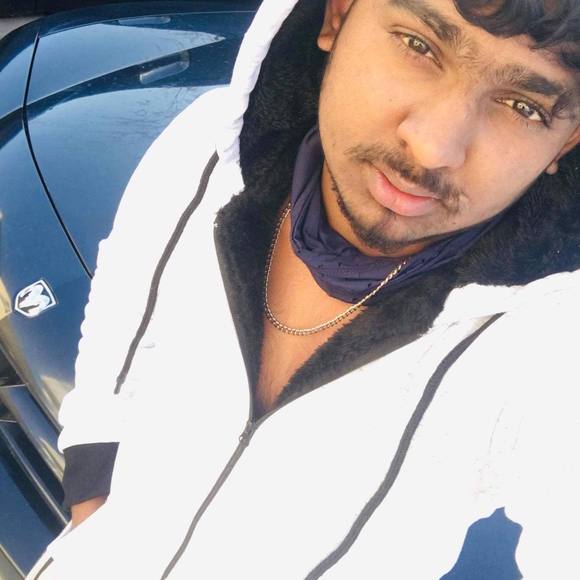Profile Picture of Kenny Singh (@kennysingh596) on Poshmark