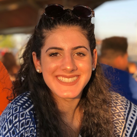 Profile Picture of Emily Vadala (@emilyvadala) on Poshmark
