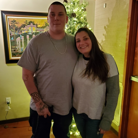 Profile Picture of Sara Doolan (@saradaraa) on Poshmark