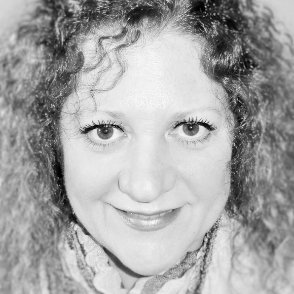 Jennifer Bondeson - Poshmark Profile Picture of Jennifer Bondeson (@jenjenbond) on Poshmark