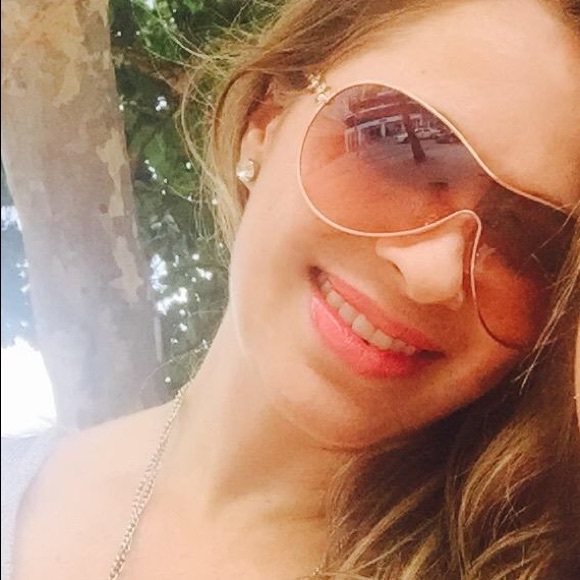 Profile Picture of Sonia Rivera (@sori1407) on Poshmark