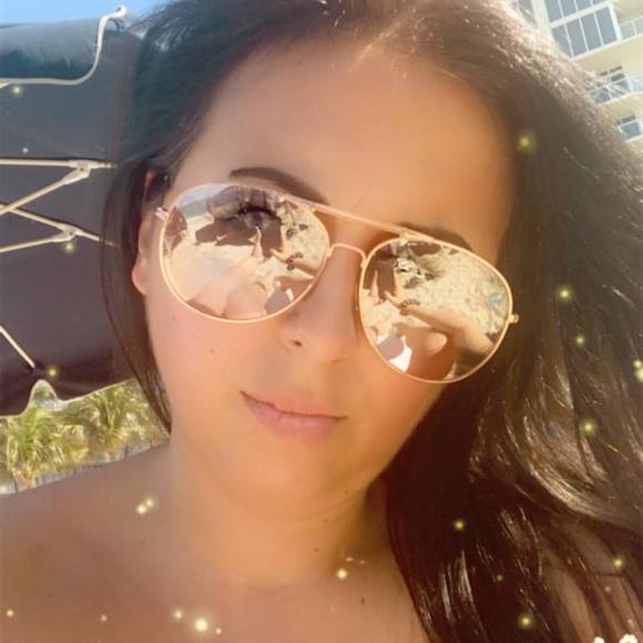 Profile Picture of Amalia Guarascio (@amagolf2002) on Poshmark