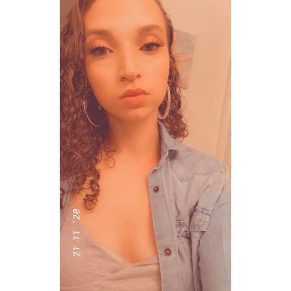 Profile Picture of Lashay Hopper (@llshay93) on Poshmark