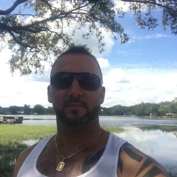 Profile Picture of Daniel Ro (@quesada35) on Poshmark