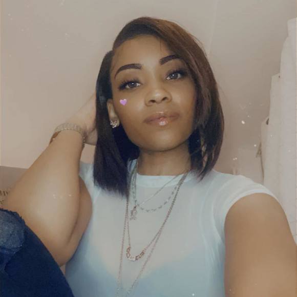 Profile Picture of Kyra Yahne (@yahne28) on Poshmark