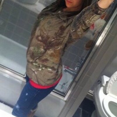 Profile Picture of Brooke Benoit (@brookeashlynd) on Twitter