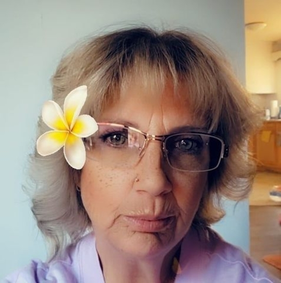 Profile Picture of Berta Schultzslater (@carniegirl96) on Poshmark