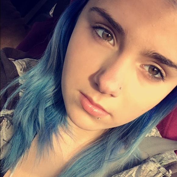 Miranda Thibault - Poshmark Profile Picture of Miranda Thibault (@mirandarae5616) on Poshmark