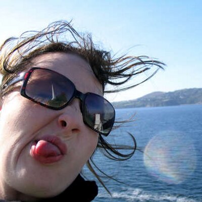 Profile Picture of Amalia Abad (@amaliamunek) on Twitter