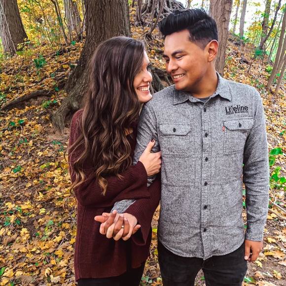 Profile Picture of David Gaona (@davidegc) on Poshmark