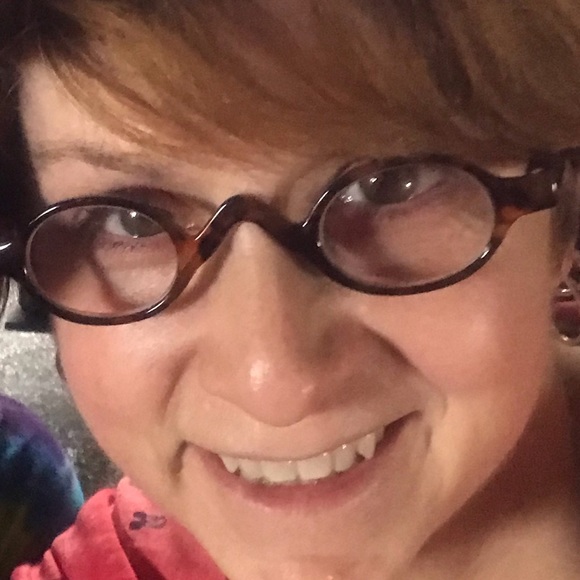 Profile Picture of Alison p Marshall (@apaigem7002) on Poshmark