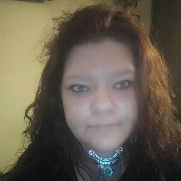 Profile Picture of Carol Gaetke (@dragonisme) on Poshmark