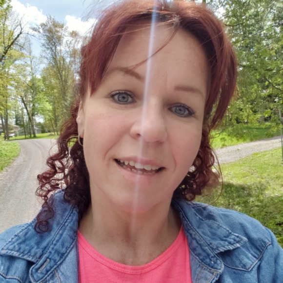 Profile Picture of Aneta Szmit (@skarpeta76) on Poshmark