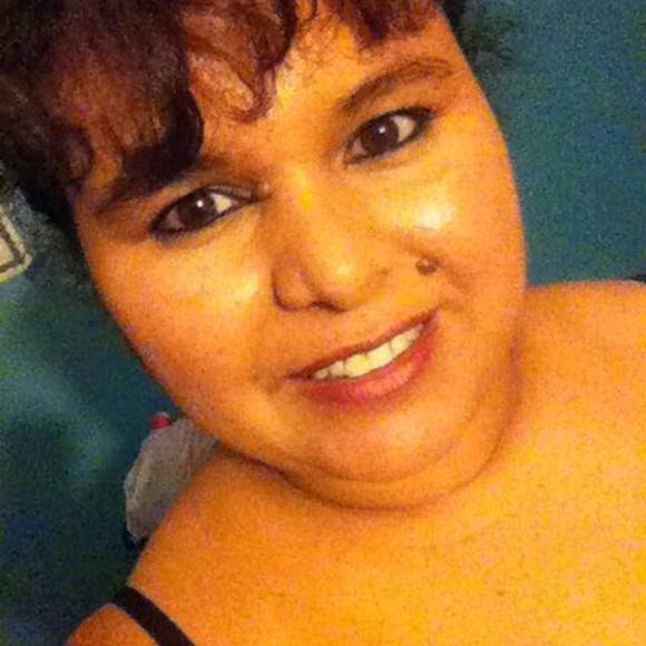 Profile Picture of Elem Granados (@elemmolina) on Poshmark