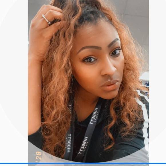 Profile Picture of Renee Swift (@reneeswift) on Poshmark