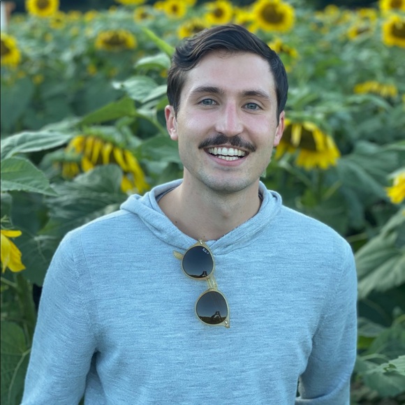 Profile Picture of Kevin Arpin (@kevinarpin) on Poshmark