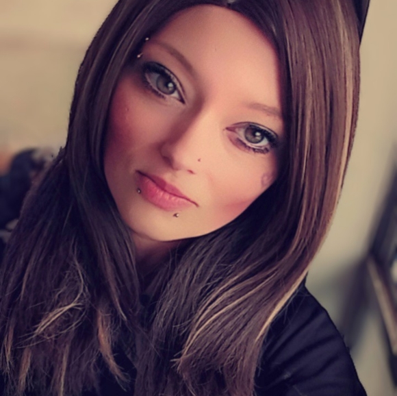 Amber Coslow - Poshmark Profile Picture of Amber Coslow (@blessedmommy03) on Poshmark