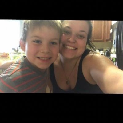 Profile Picture of Beth Waldron (@klg0920) on Twitter