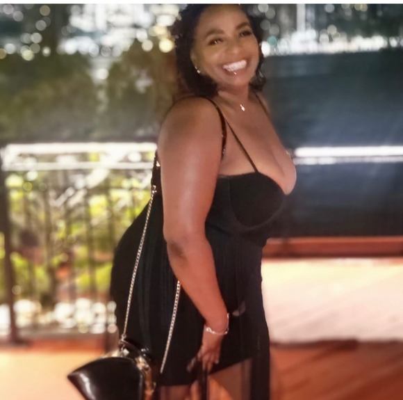 Profile Picture of Alberta Gordon (@albiamerican) on Poshmark