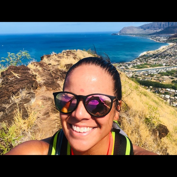 Jennifer Eikenberg - Poshmark Profile Picture of Jennifer Eikenberg (@jenneikenberg) on Poshmark