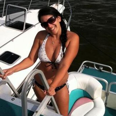 Profile Picture of Janelle S (@Stack_Wife) on Twitter