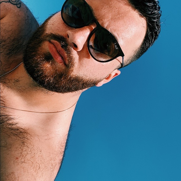 Profile Picture of Daniel Davalos (@mrdavalos23) on Poshmark