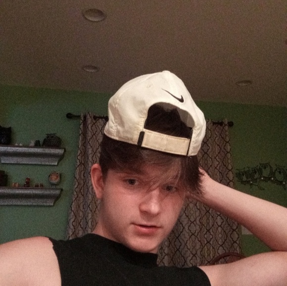 Profile Picture of Caleb Hancock (@calebwh5) on Poshmark
