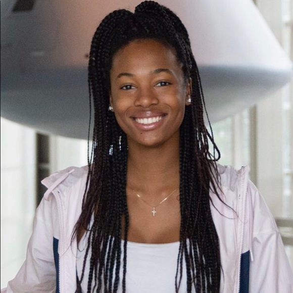 Profile Picture of Andrea Gibson duperry (@agibsond) on Poshmark