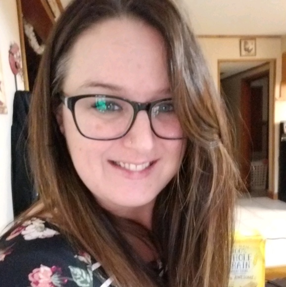 Profile Picture of Jennifer Michalkiewicz (@mccallisterj5) on Poshmark