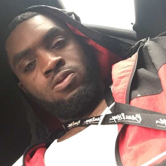 Profile Picture of Boaz Burney (@boburney) on Poshmark