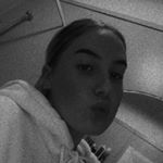 Profile Picture of phoebe parker (@ph0ebeparker) on Instagram