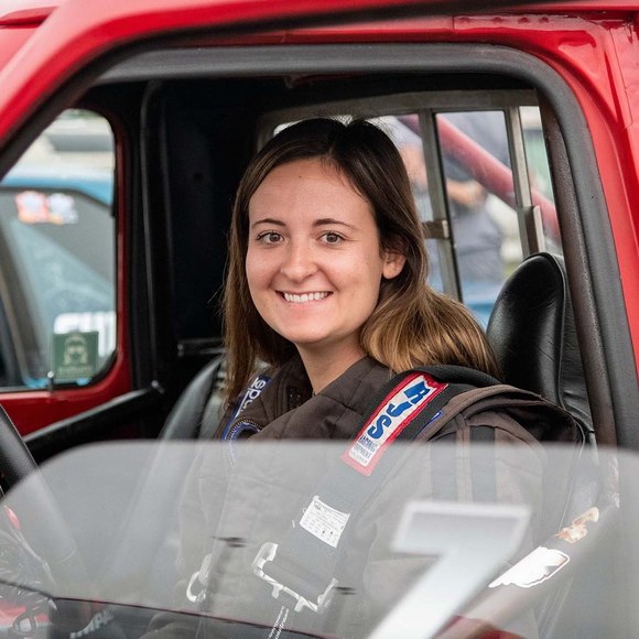 Profile Picture of Carly Truhler (@ctruhler) on Poshmark