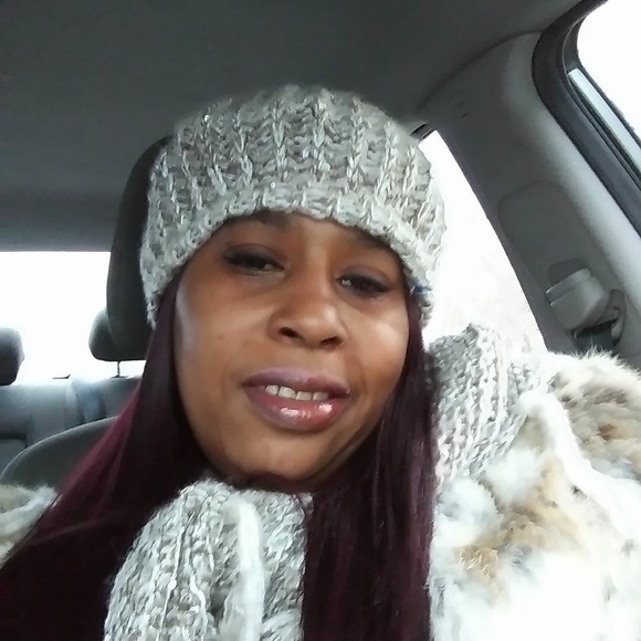 Profile Picture of Alaltomise Reid (@altomise) on Poshmark