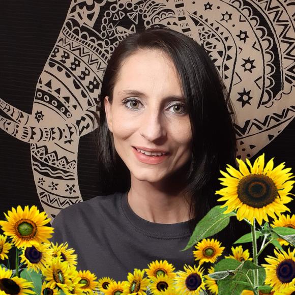 Profile Picture of Jessica Vandevelde (@jessgirl2112) on Poshmark