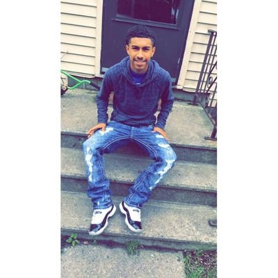 Profile Picture of Trent Daniels (@TrentDaniels9) on Twitter