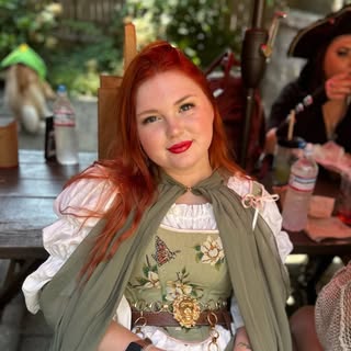 Profile Picture of Aly (@freckledchickie) on Instagram