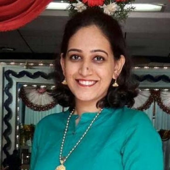 Profile Picture of Dipti Kamath (@drdiptikamath) on Poshmark