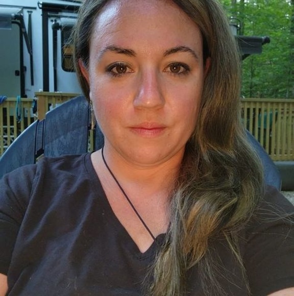 Profile Picture of Christine Kurth (@christinekurth) on Poshmark